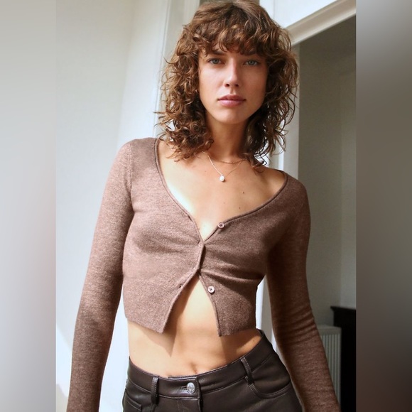 Aritzia Sweaters - WILFRED Santorini cardigan